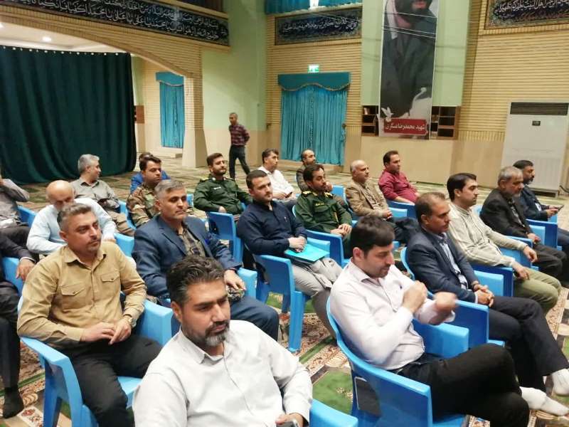 در هفته دفاع مقدس از فرمانده پایگاه بسیج اداره گاز رامیان با اهداء لوح سپاس  قدر انی شد