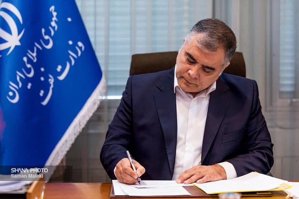 قدردانی وزیر نفت از جهاد بی‌وقفه کارکنان صنعت نفت به‌مناسبت هفته دولت چرخه تولید و تأمین انرژی کشور با تلاش کارکنان صنعت نفت متوقف نشد