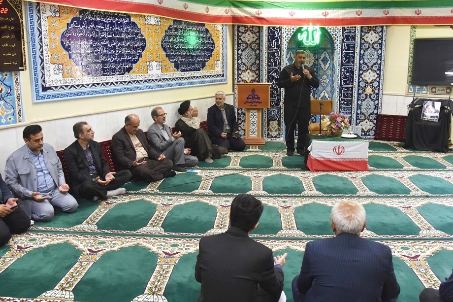 طنین نوای حزن‌انگیز در شرکت گاز گلستان؛ مراسم یادبود قائد شهید امت و خانواده مکرم ایشان برگزار شد
